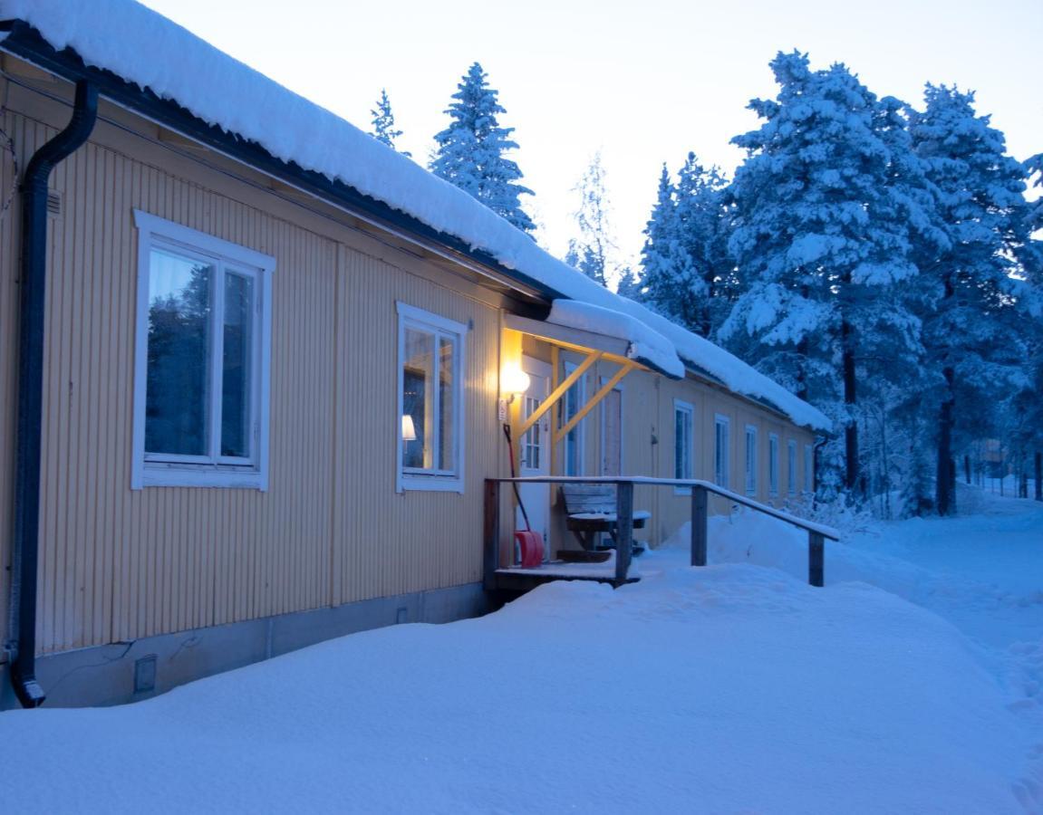 Hostel Skogsglaentan Storuman Exterior foto